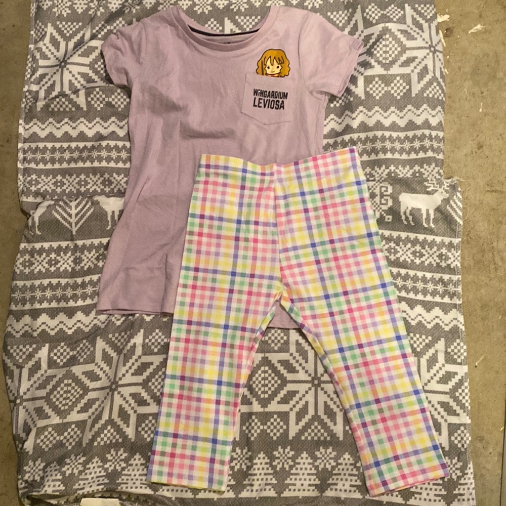 New!  Tshirt and cropped pull on pants. Girls size Medium 7-8   2 pcs